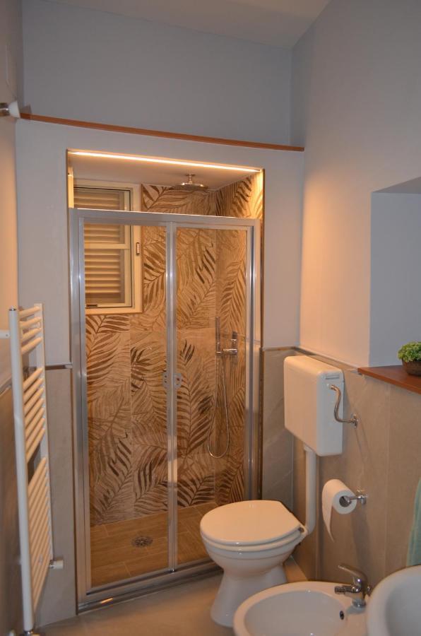 Ledueffe Casa Vacanze 比谢列 外观 照片